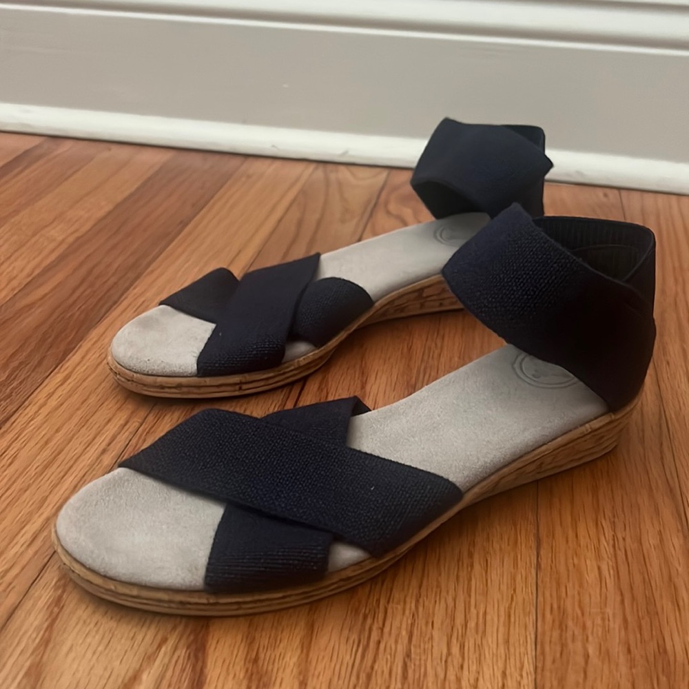 Charleston Shoe Co. Cannon Wedge Navy Sz 7